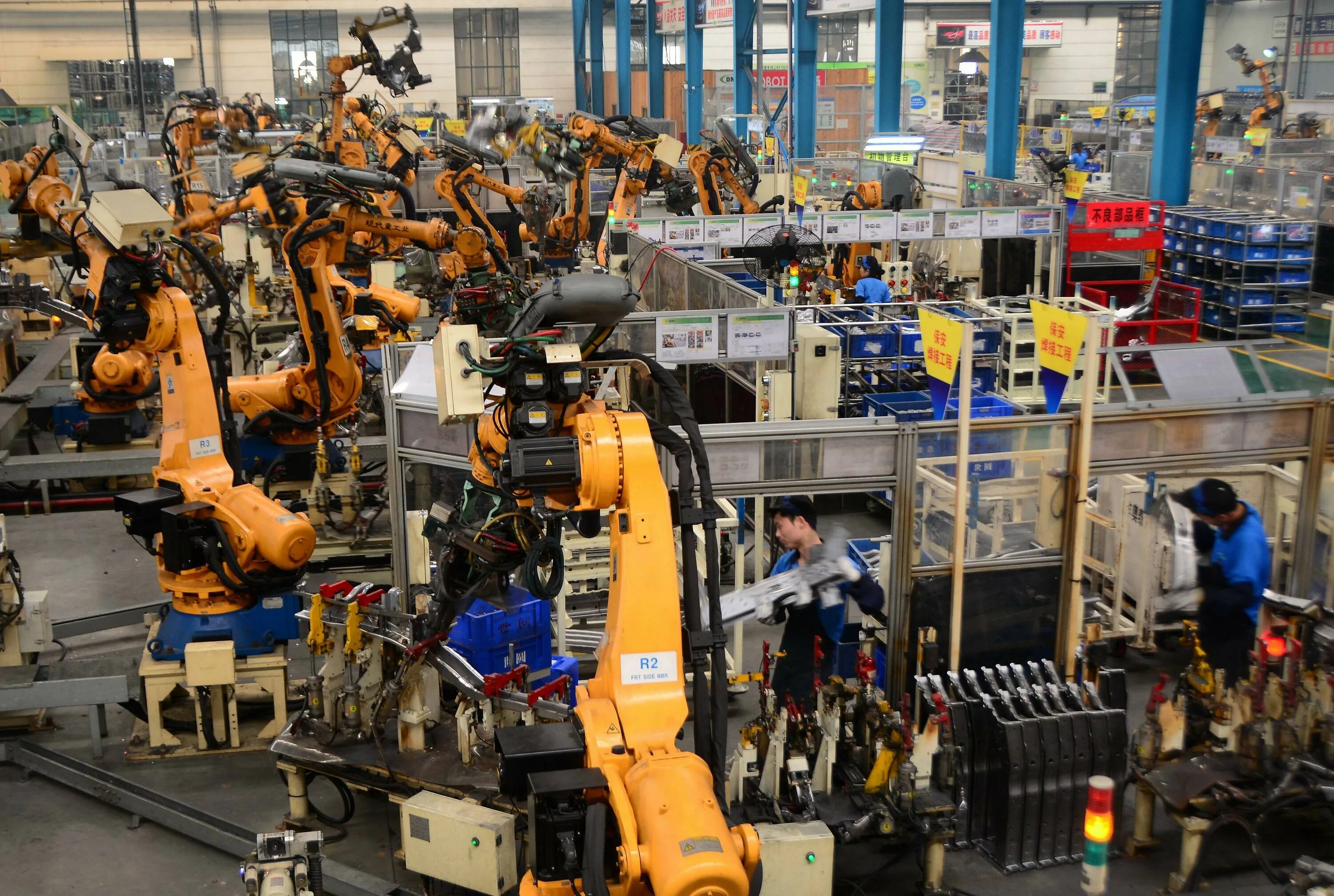 Robot factory. Промышленные роботы. Автоматизация производства. Роботы в промышленности. Механизация и автоматизация производства.