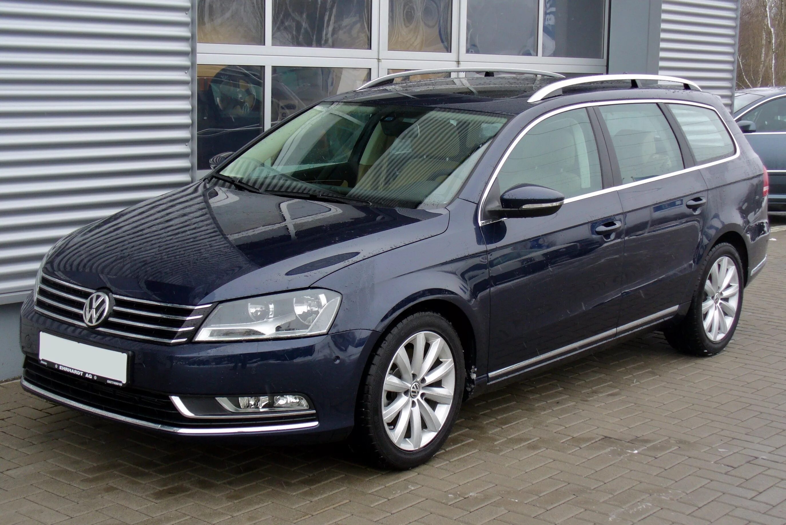 Купить пассат б6 1.8. Volkswagen Passat b7 универсал. Volkswagen Passat b7 variant. Volkswagen Passat универсал 2010 b7. Фольксваген Пассат в 7 универсал.