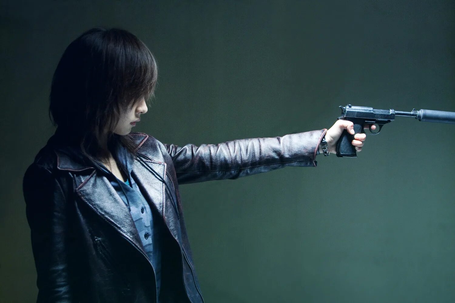 I. Фильм киллер корея 2012. Дорама про киллера. Myung wol the spy. Киллер-хранитель фильм 2022.