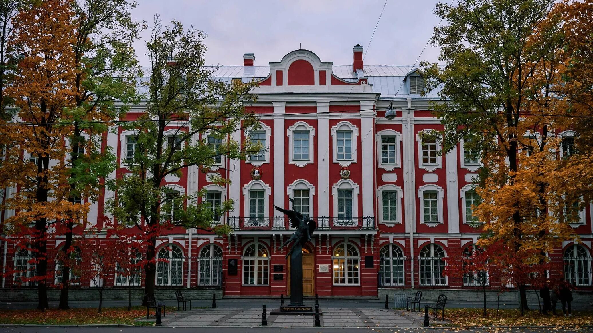 Вузы санкт петербурга откроют. Санкт-петербургский государственный университет. питер университет спбгу. здание университета спбгу. спбгу главный корпус.