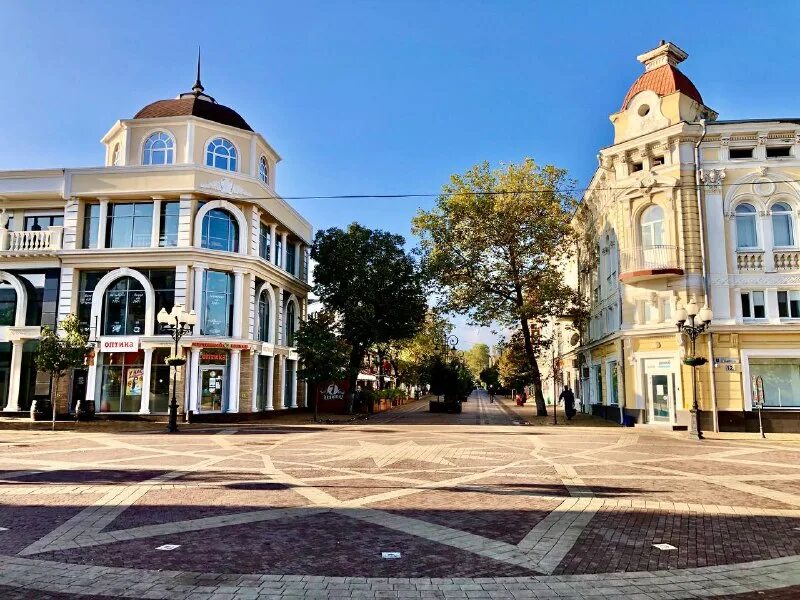 типичный симферополь. крым. екатерининский парк симферополь фонтаны. пушкина 22 симферополь. симферополь.