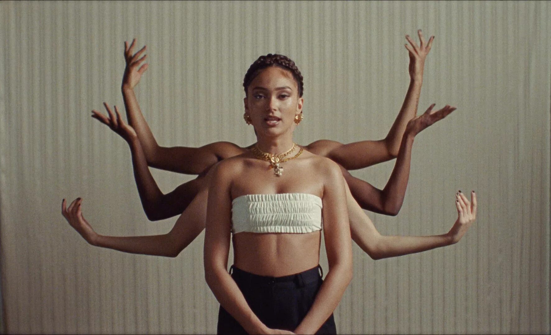 Don t fail. Джой крукс. joy crookes фото. joy crookes 18. joy crookes feet don&#039;t.