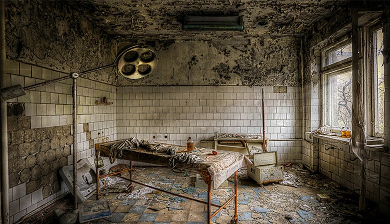Чернобыль жуткие. Остров Повелья психиатрическая больница. Заброшенный госпиталь Чернобыль. Чернобыль заброшенная психиатрическая больница. Припять психиатрическая больница.
