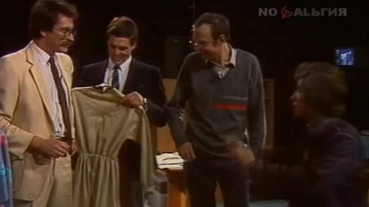 Последний выпуск программы взгляд. Листьев любимов захаров политковский. Владислав листьев взгляд. Листьев любимов захаров политковский. Программа взгляд.