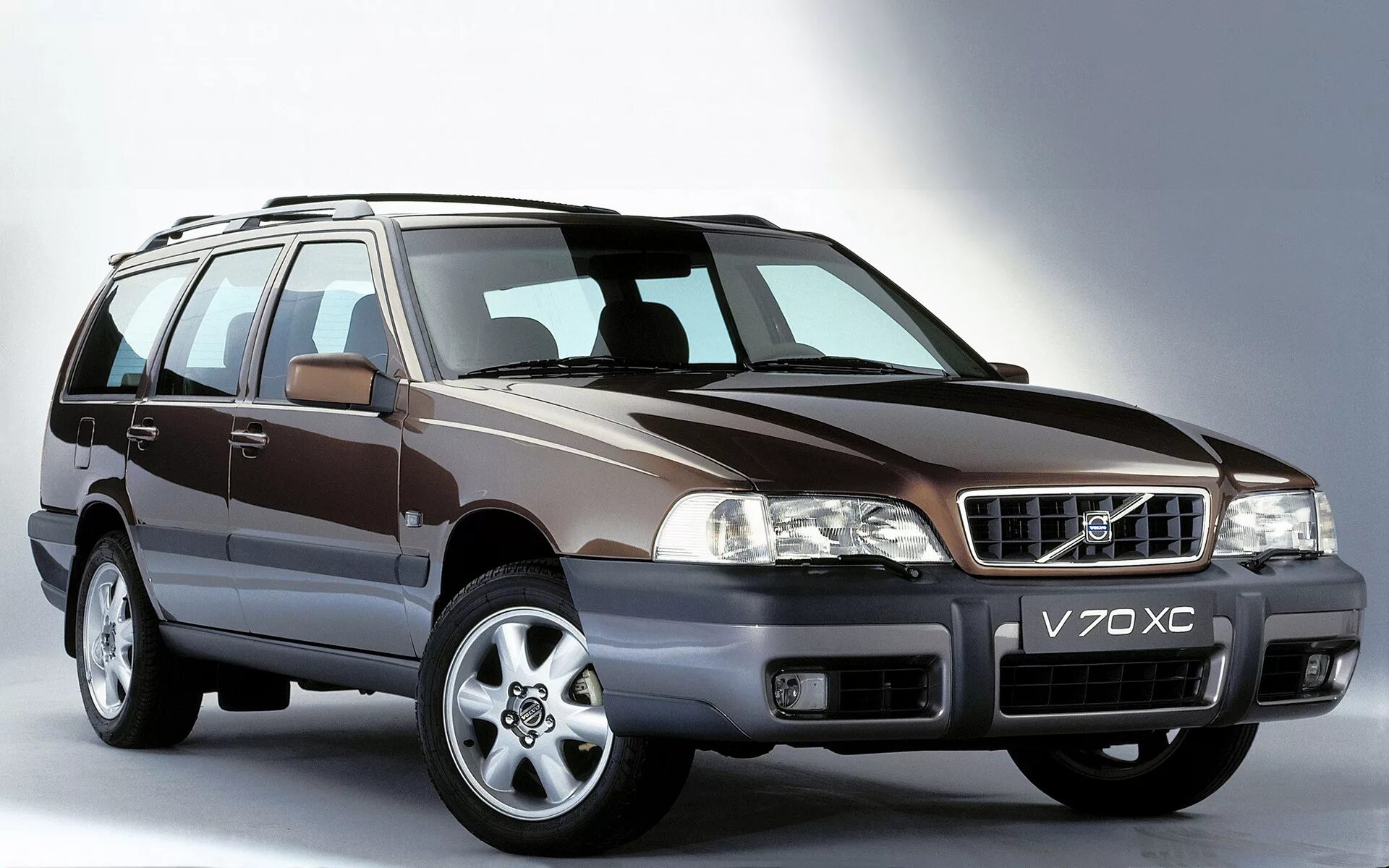 Volvo xc70 поколения. Volvo v70xc. Volvo v70/xc70. Volvo v70 Cross Country. Volvo v70 XC Cross Country.