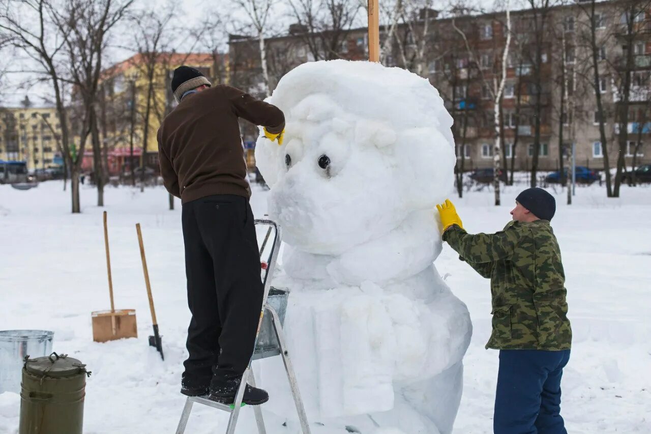 Как слепить снежную фигуру