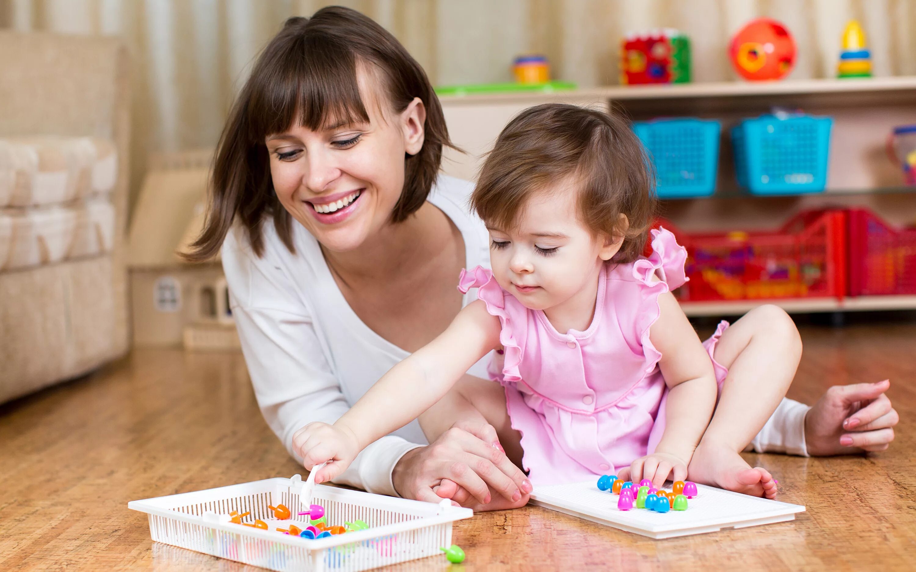 логопед и ребенок. няня ребенку 10 лет. игрушки для детей. няня ребенку 10 лет. няня ребенку 10 лет.