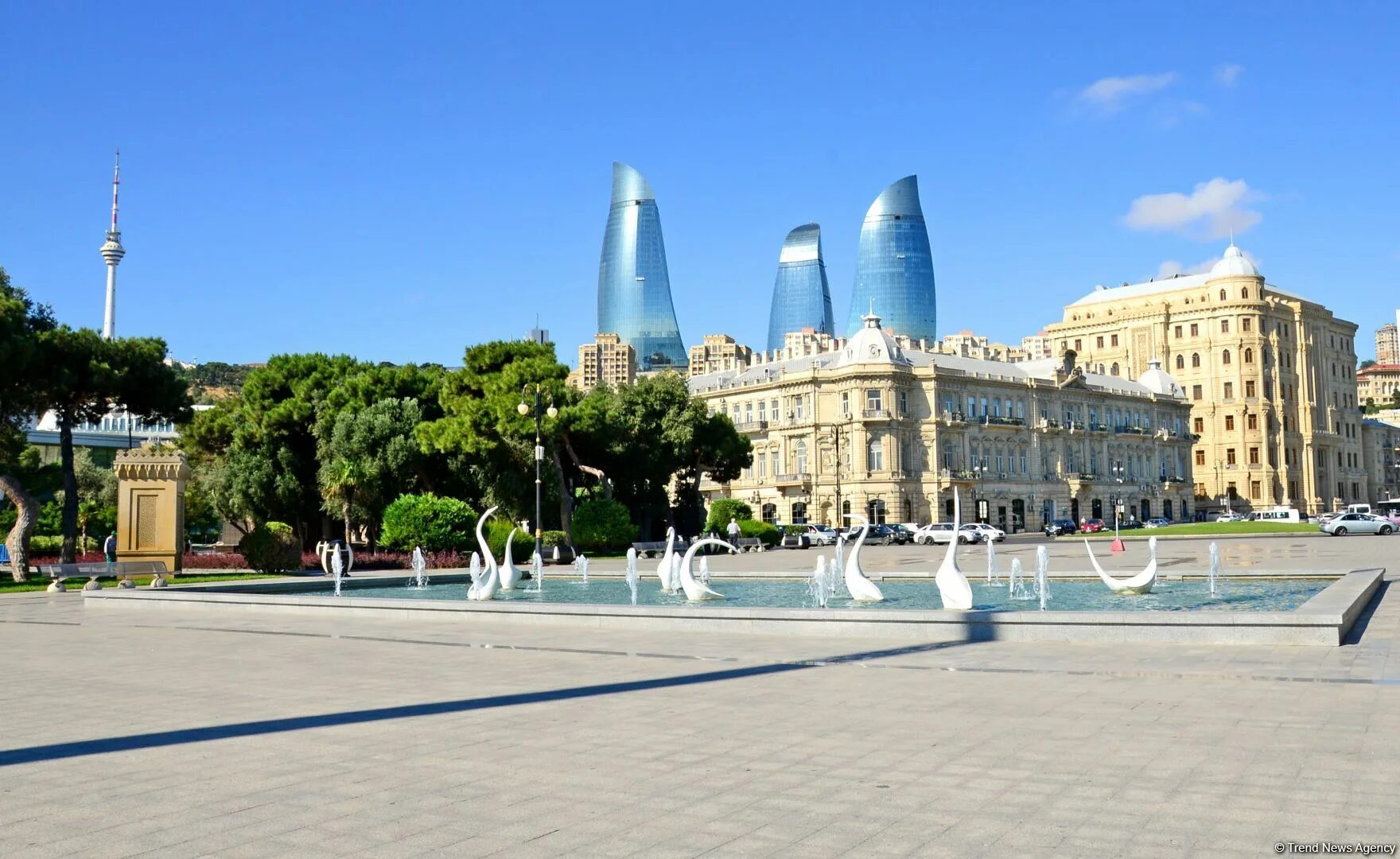 Азербайджан в сентябре. Баку Центральная улица. Baki-Баку,столица Азербайджана. Азербайджан Баку 2020. Баку площадь города.