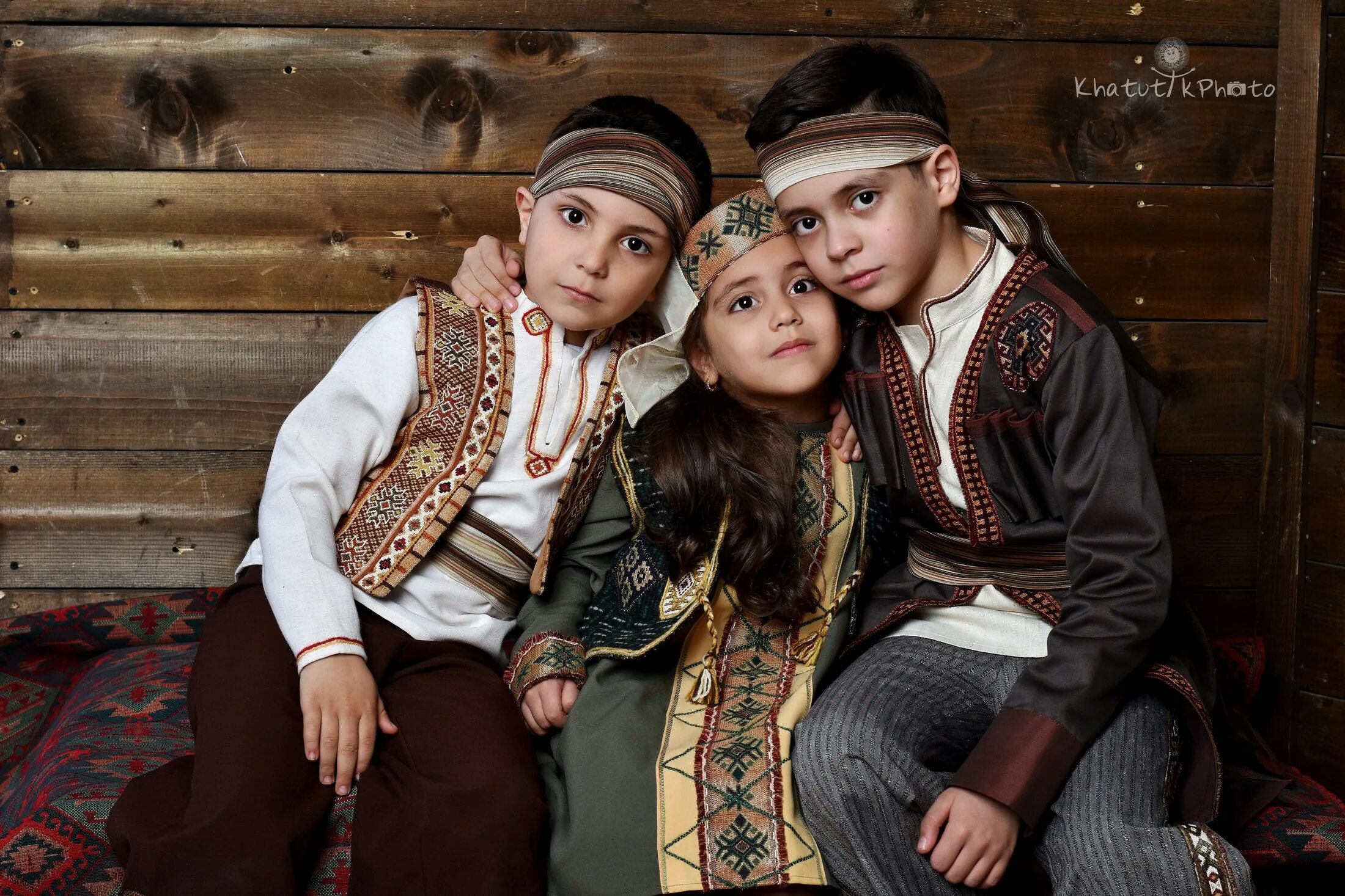 татары семья народов. традиция башкиров национальная башкиров. национальные костюмы татаров народов башкортостана. дети казахи в национальных костюмах. крымские татары.