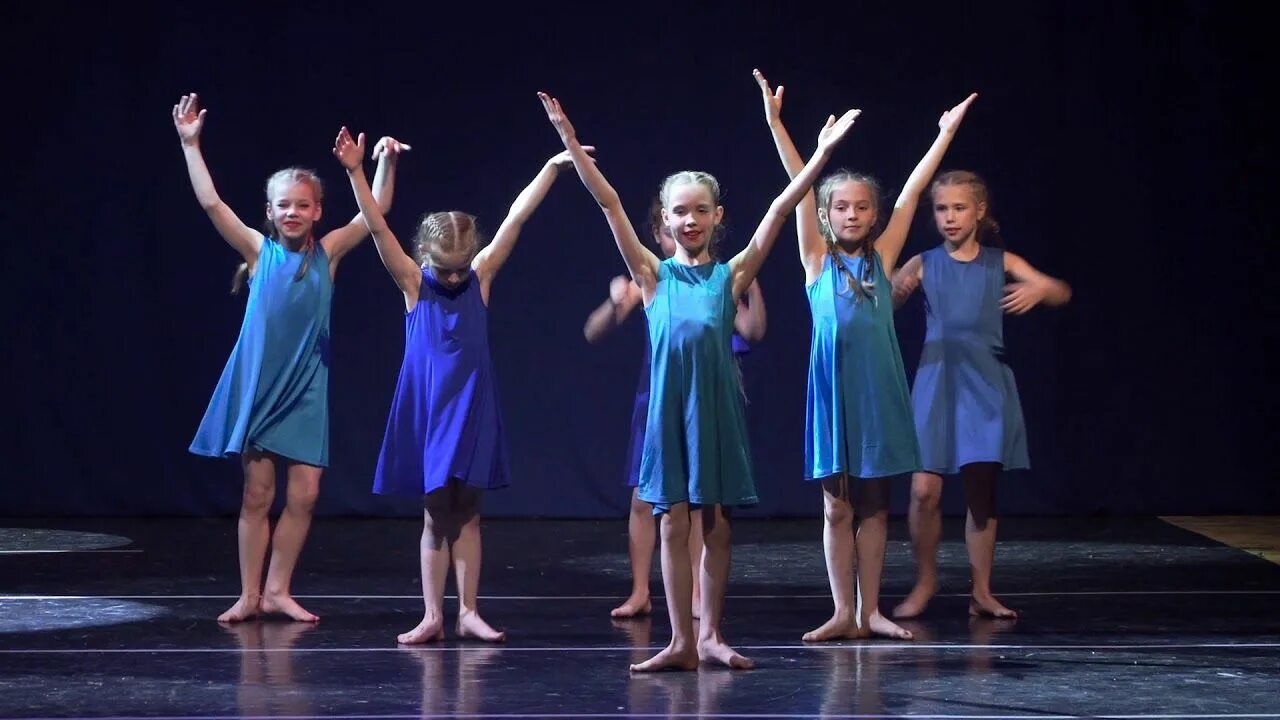 Конфетти танцы сочи. Танцы для девочек. Детские танцы. Спортивные танцы для детей. Включи маленькие танцы.