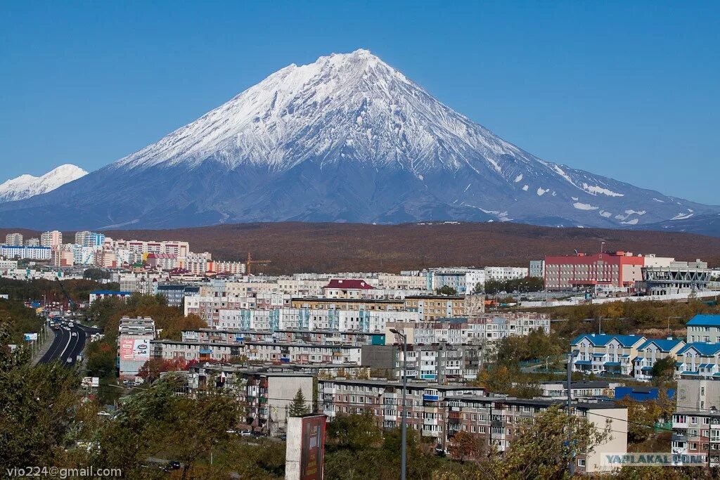 Сайт петропавловск камчатский телефон. Камчатка город Петропавловск Камчатский. Петропавловск-Камчатский центр города. Петропавловск-Камчатский Ключевская 44. Петропавловск-Камчатский 2009.