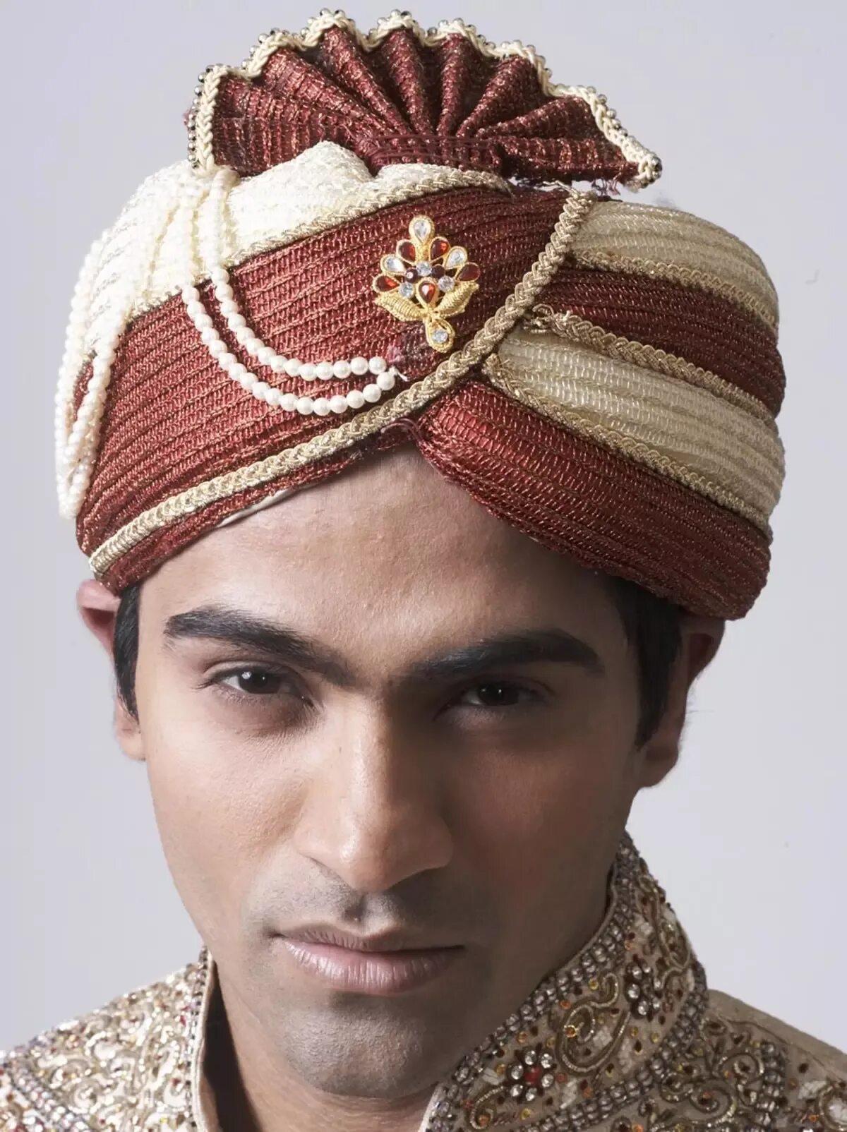 Индийская шляпа. Головной убор Султана тюрбан. Шапка османского Султана. Тюрбан мужской. Индийский мужской головной убор.