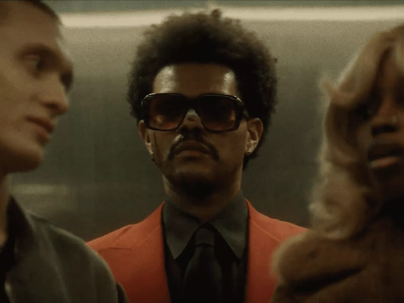 Weekend i only. The weeknd. the weekend in your eyes. in your eyes the weeknd клип. уикенд из клипа.