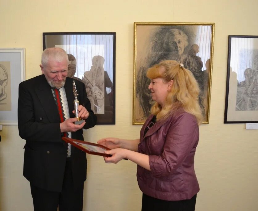 Союз художников смоленск. Смоленск дом художника выставки. Союз художников смоленск. Художники смоленска. Союз художников смоленск сотрудники.