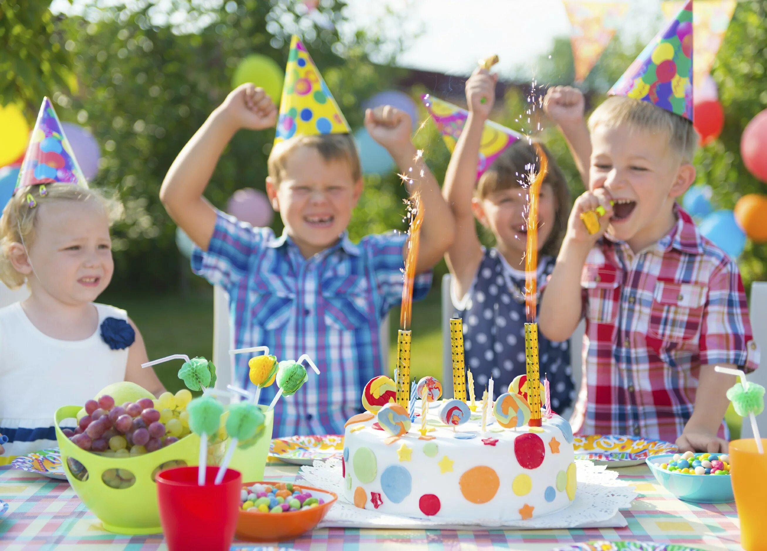 Отметить день рождения мальчика 8 лет. Детский праздник. Празднование дня рождения. Празднование дня рождения ребенка. Праздник на природе.