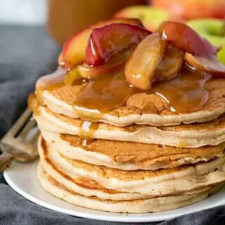 Панкейки с яблоками