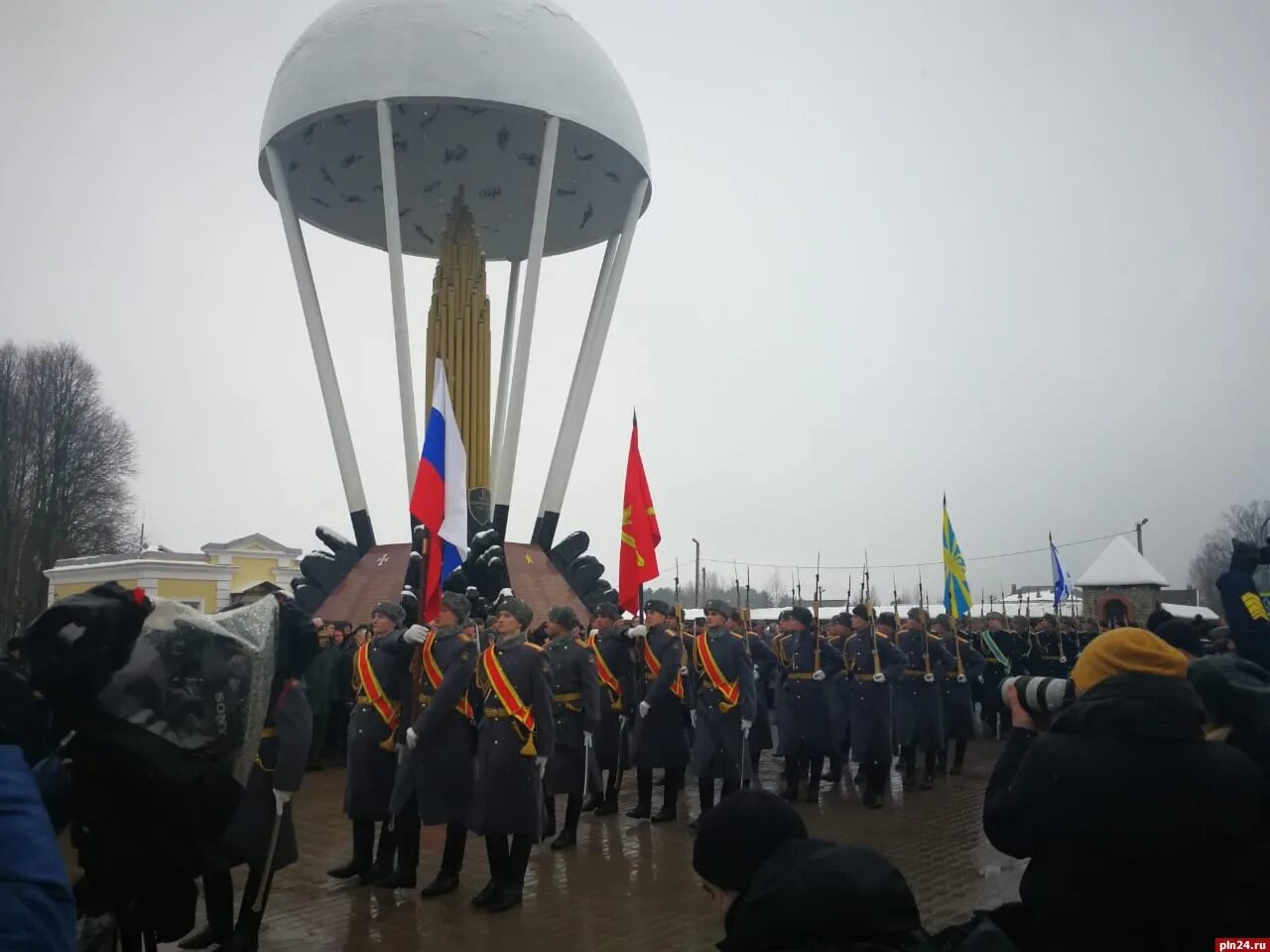 Псковский полк в нижневартовске. Черёха ВДВ 104 полка 76-й дивизии. Псков Череха памятник десантникам. 6 Рота 76 дивизия ВДВ Псков. Псковская дивизия ВДВ памятник.