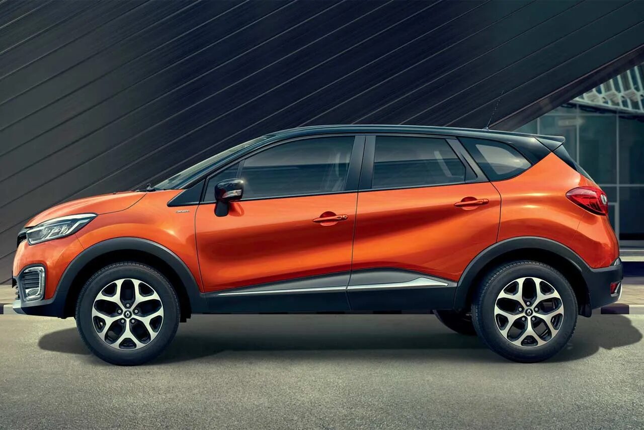 Рено каптур автомат полный привод. Рено Каптур. Renault Captur оранжевый. Рено Каптур 2021 оранжевый. Рено Каптур 2017 оранжевый.