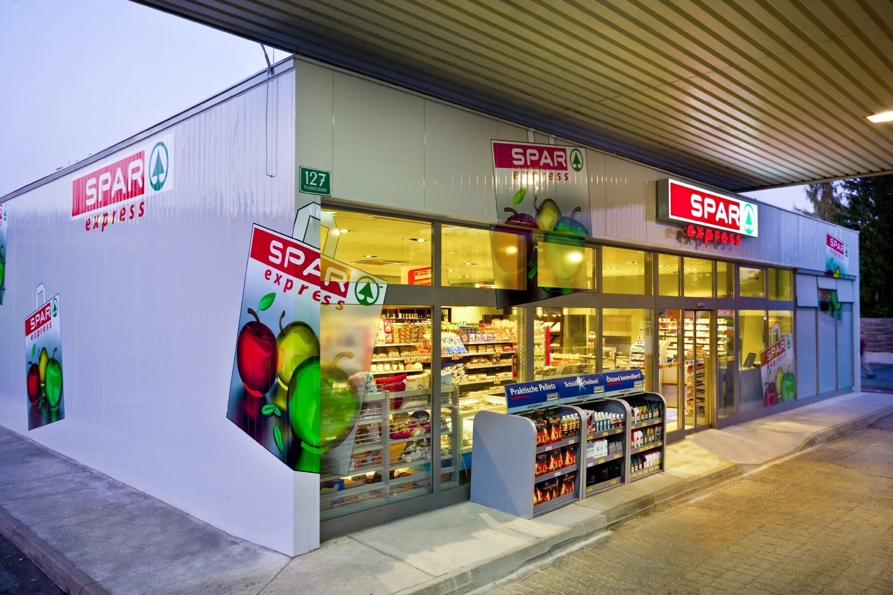 Спар 1. Спар. spar магазин. спар экспресс магазин. магазины спар в европе.