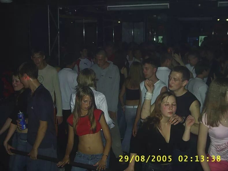 Дискотеки 2005 года. Дискотека 2005 года. ижевск дискотеки. сельская дискотека 2005. дискотека центр кимры.