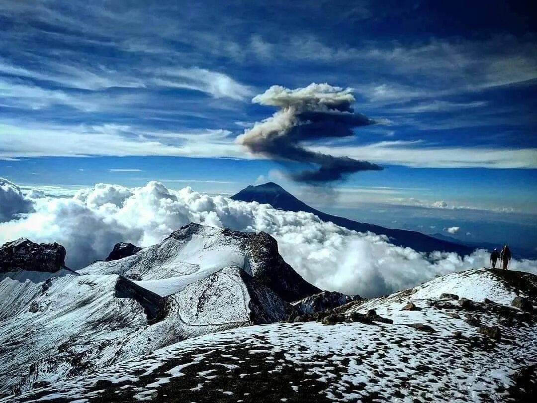 Наивысший вулкан северной америки. Северная Америка вулкан Орисаба. Орисаба Мексика. Ла Малинче вулкан. Вулкан Истаксиуатль 5230 м.