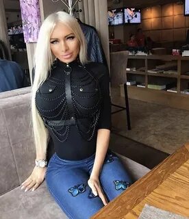 Bimbo girl