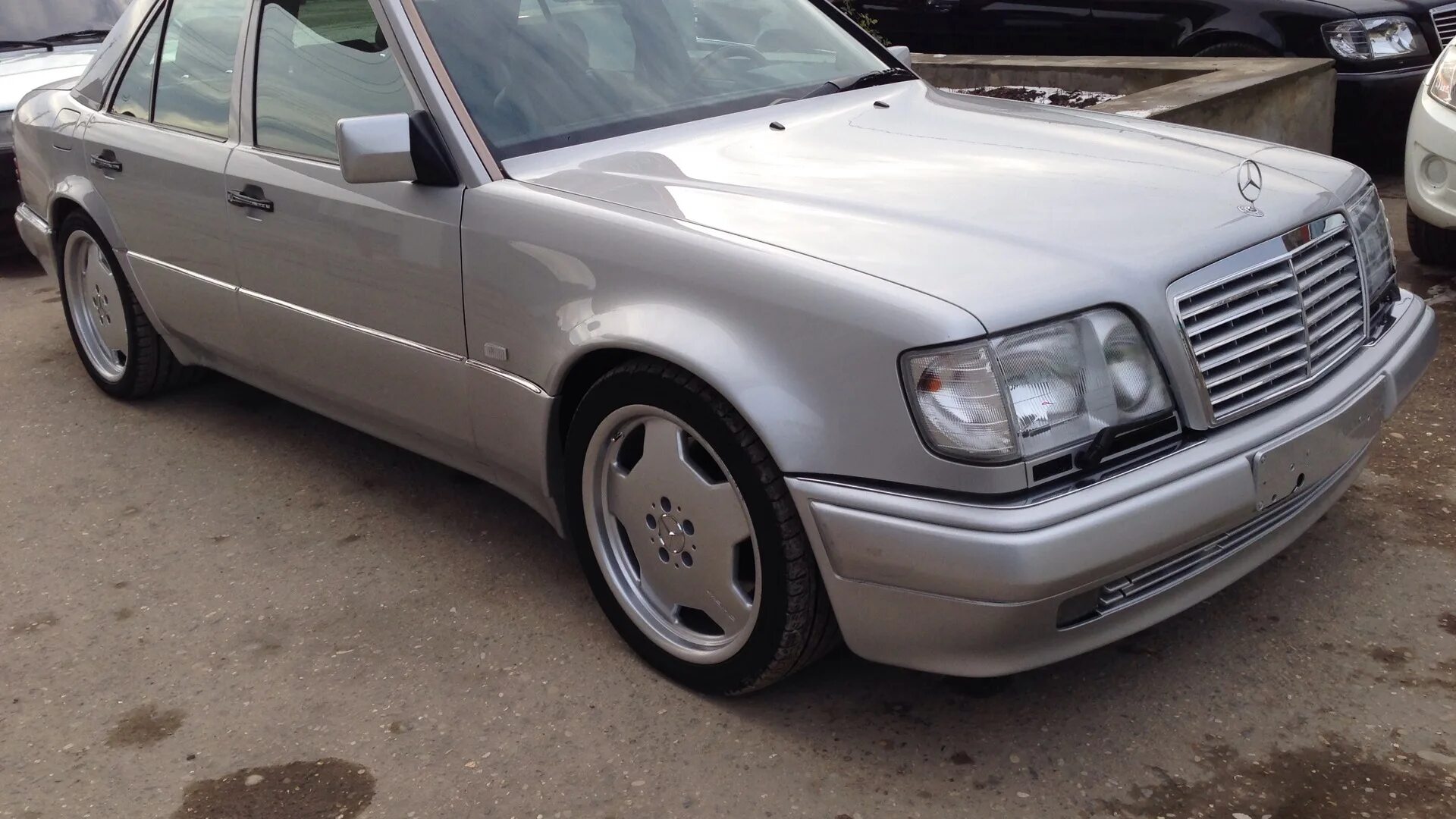 Мерседес 124 волчок. 142 мерседес волчок. Mercedes benz w124 e500. W124 e500 волчок. Волчок мерседес w124.