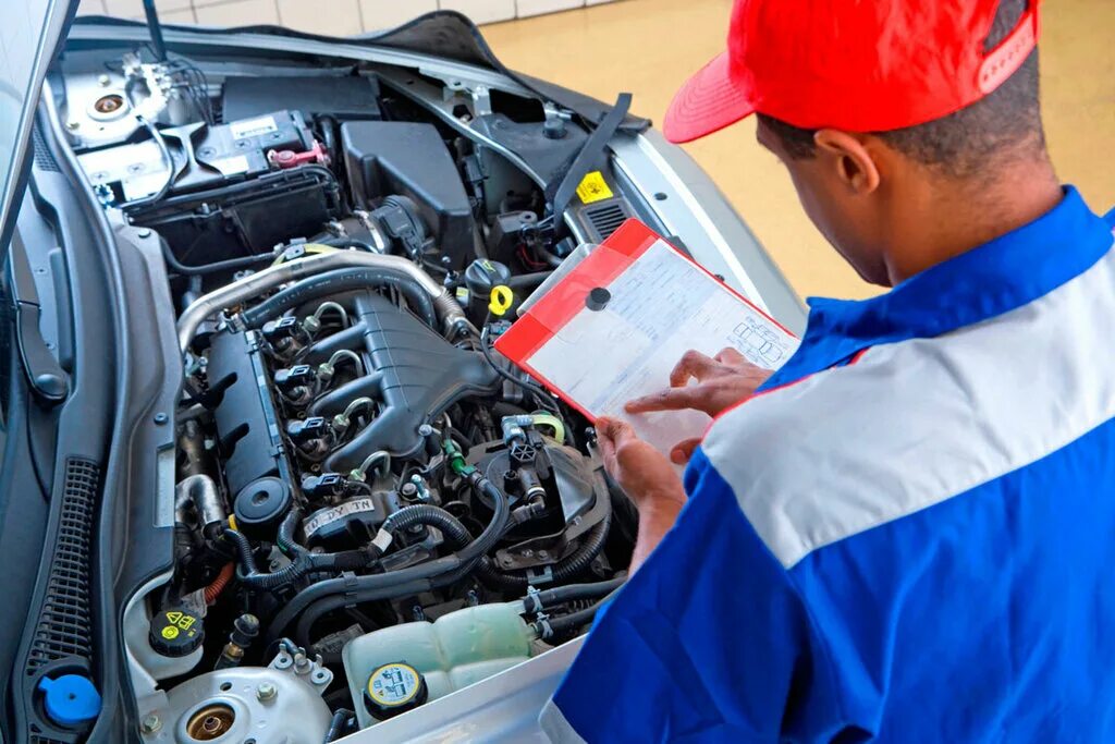 Car engineer. Техническое обслуживание автомобиля. Плановое то автомобиля. Техобслуживание автомобиля. Техобслуживание двигателя.