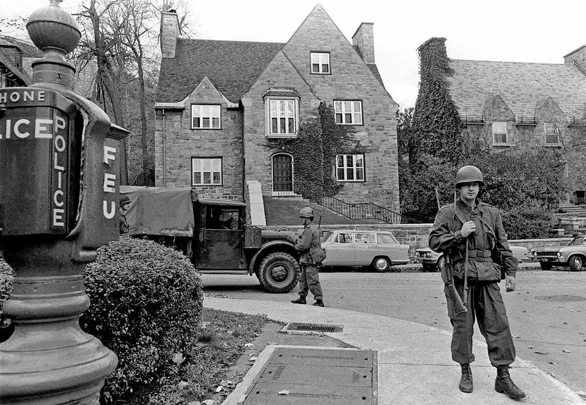 Century ago. Kelty circus. октябрьский кризис (квебек). америка 1927 год. It was a fortress and a royal palace.