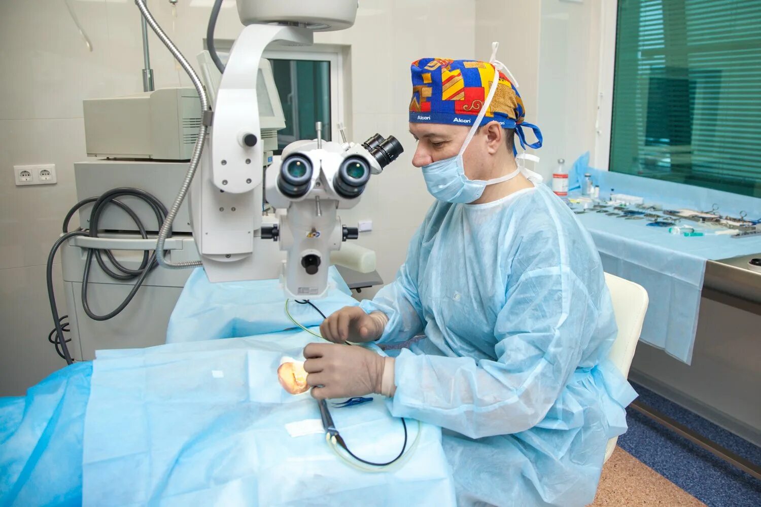 Факоэмульсификация катаракты с имплантацией ИОЛ. Операция ультразвуковая факоэмульсификация катаракты. Ультразвуковое хирургия катаракты - факоэмульсификация. Бесшовная ультразвуковая хирургия катаракты. Действие после операции катаракта