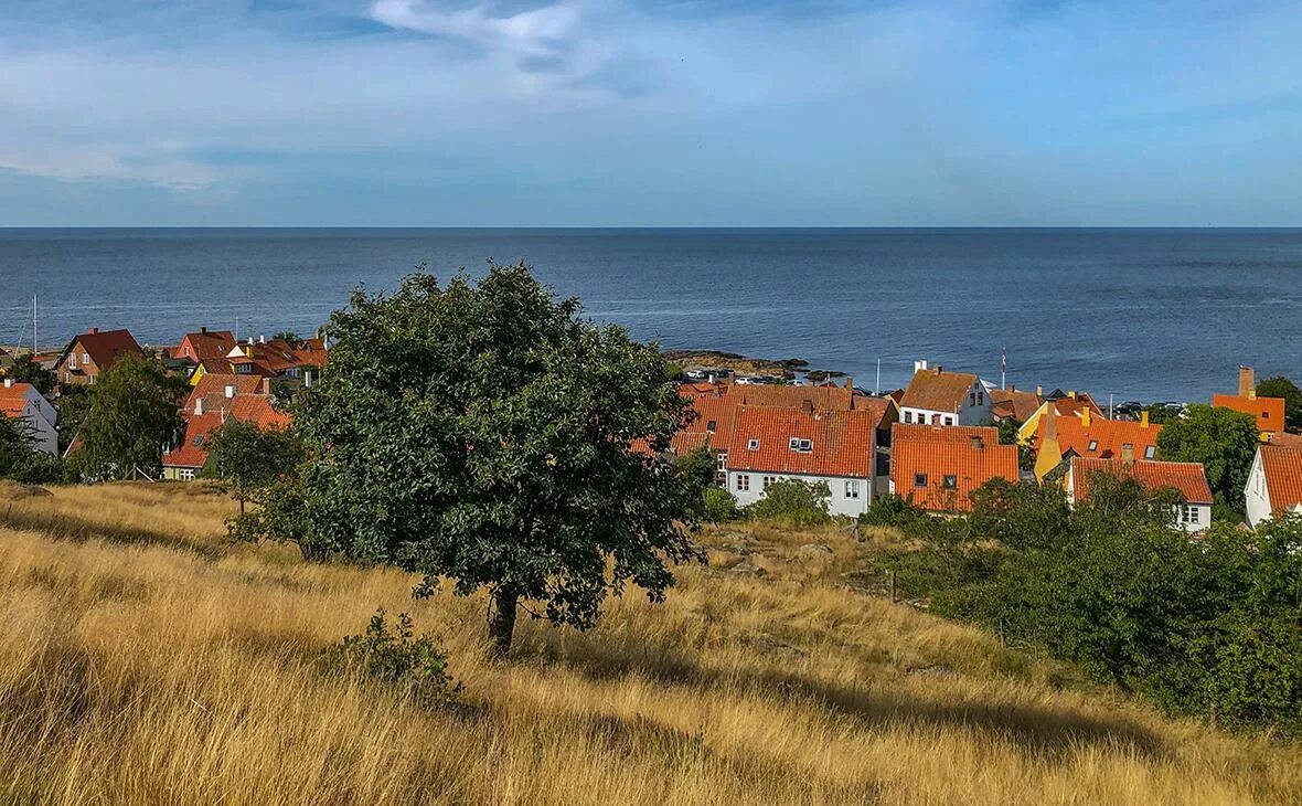 Остров борнгольм произведение. Борнхольм остров в балтийском море. датского острова борнхольм. ямсень борнхольм.