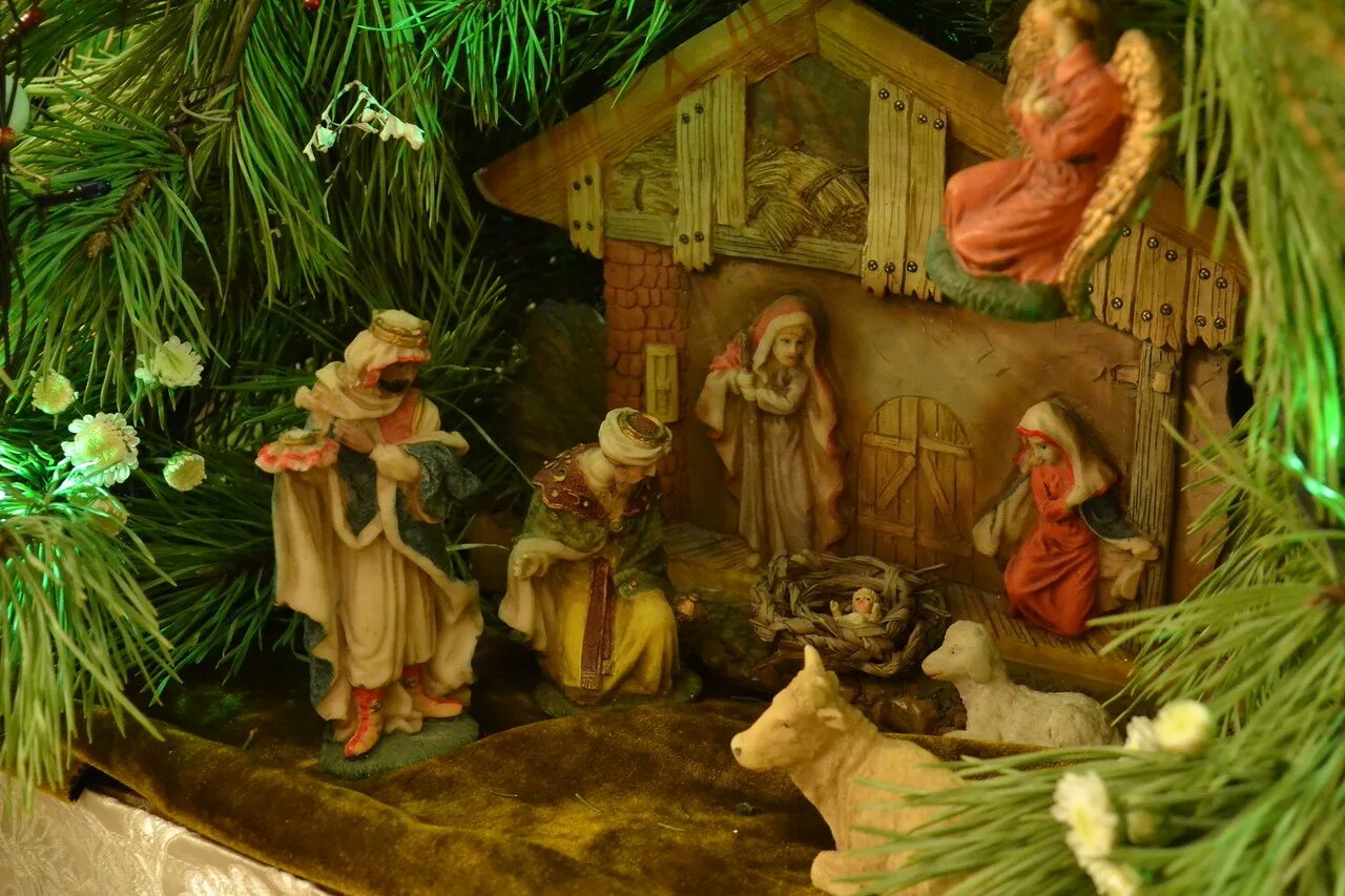 7 января праздник рождество. Рождественский бульвар 10/7 стр 1. Мытищи улица рождественская 7. Рождество господа бога и спаса. Рождественский б-р 5/7.