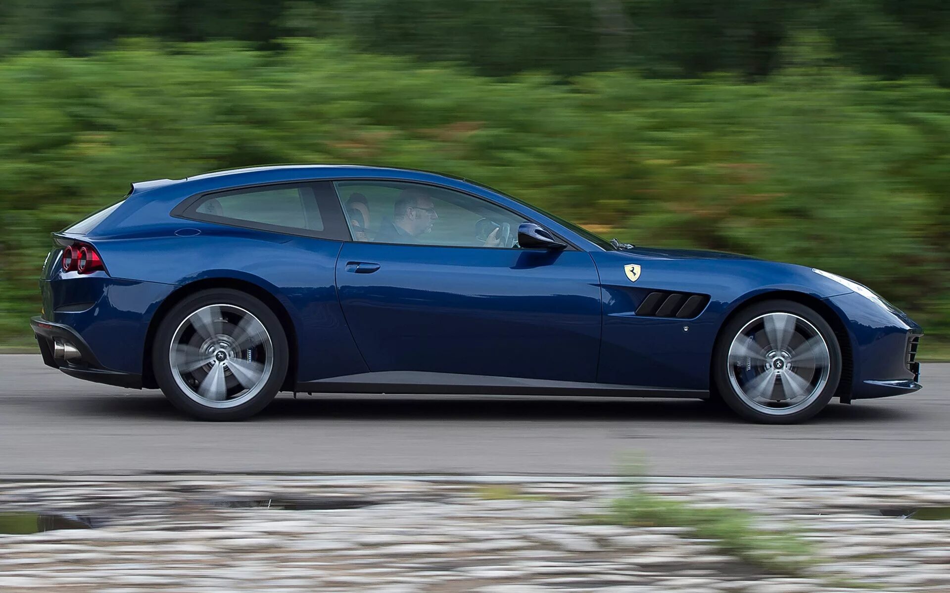 Ferrari gtc4. Феррари gtc4lusso. Ferrari gtc4lusso Blue. Ferrari gtc4lusso v12 Side. Gtc4 lusso Perl.