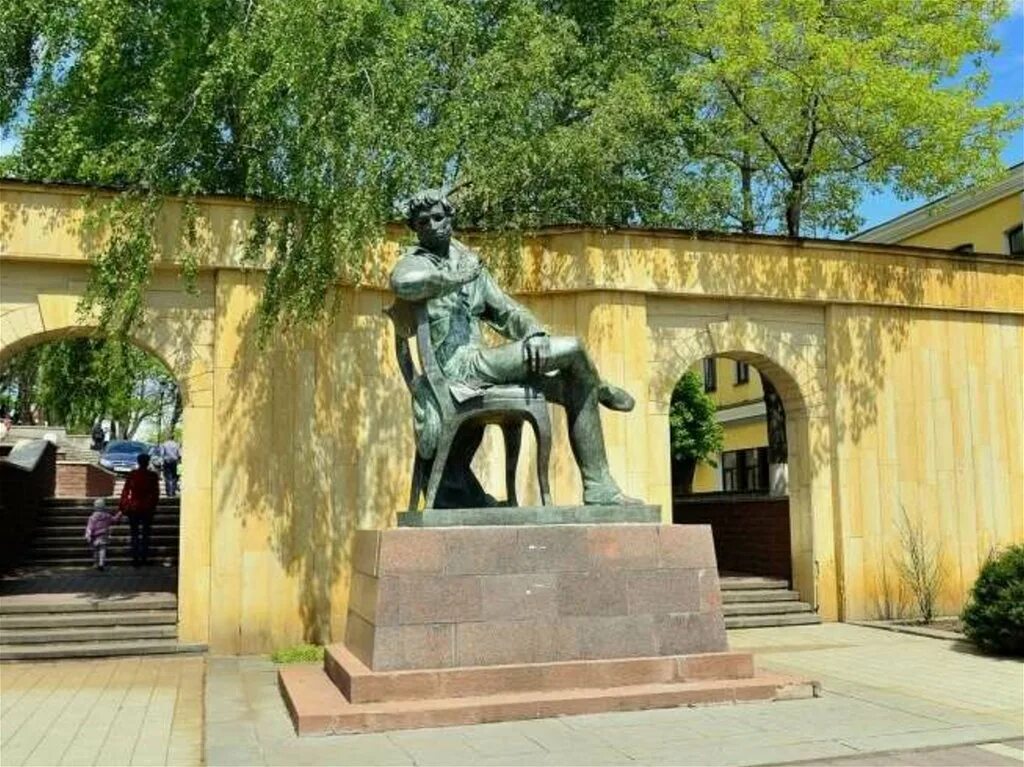 михаил юрьевич лермонтов памятник ставрополь. памятник м. монумент крест ставрополь. памятник ставрополя фото. памятник ставрополя фото.