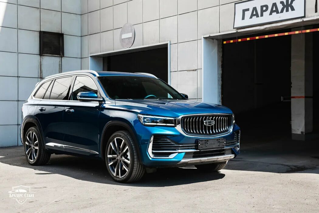 Лобовое джили монжаро. Geely monjaro салон. Лобовое джили монжаро. Матовый джилли манджаро. Geely kx11 интерьер.