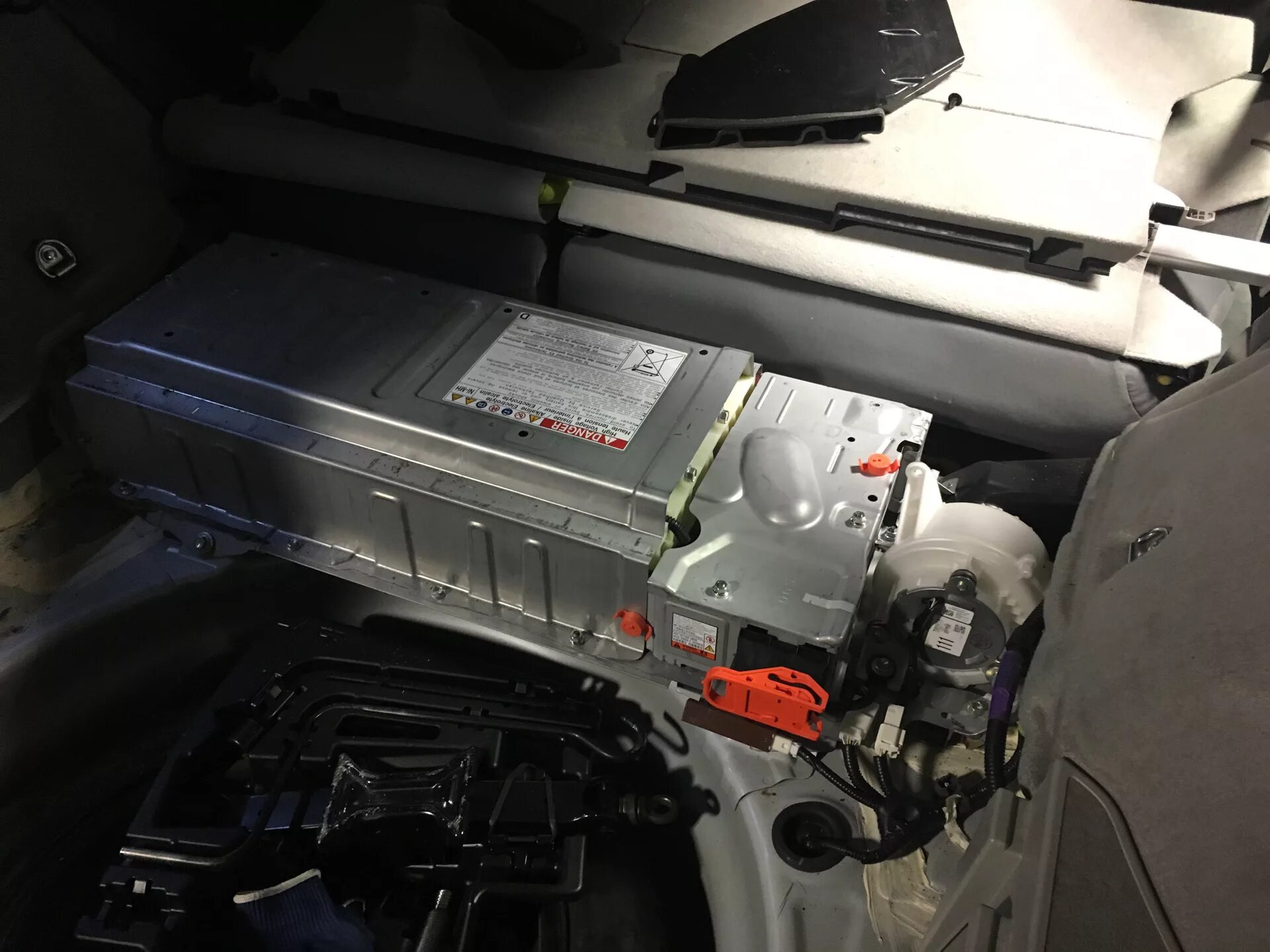 Вентилятор ввб. Ввб аккумулятор тойота приус. аккумулятор prius alpha. ввб приус альфа.