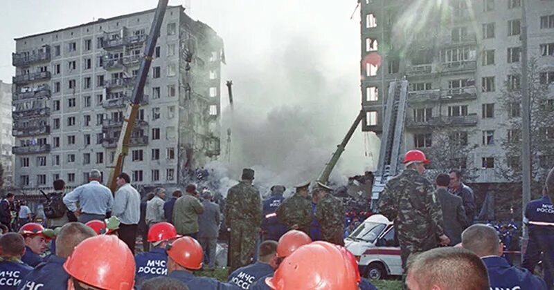 Теракт в москве на каширском шоссе. Взрывы на каширке и Гурьянова 1999. Взрыв дома на Каширском шоссе 1999. Взрывы в Москве в 1999 Каширское шоссе и Гурьянова домов.