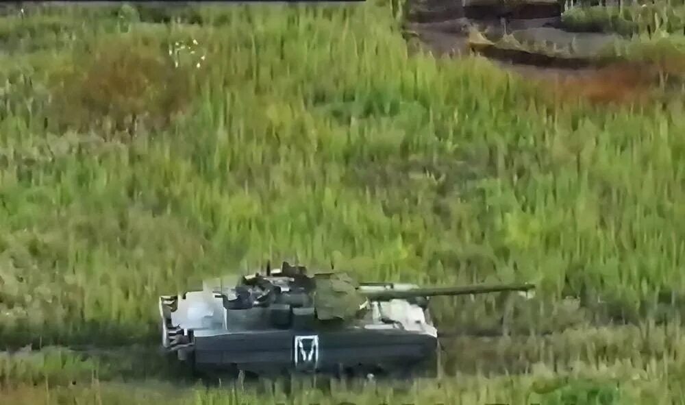 Т90м прорыв. Т-90м «прорыв» в войне на Украине. БМП Bradley ВСУ. Т 90. Видео танка против 8