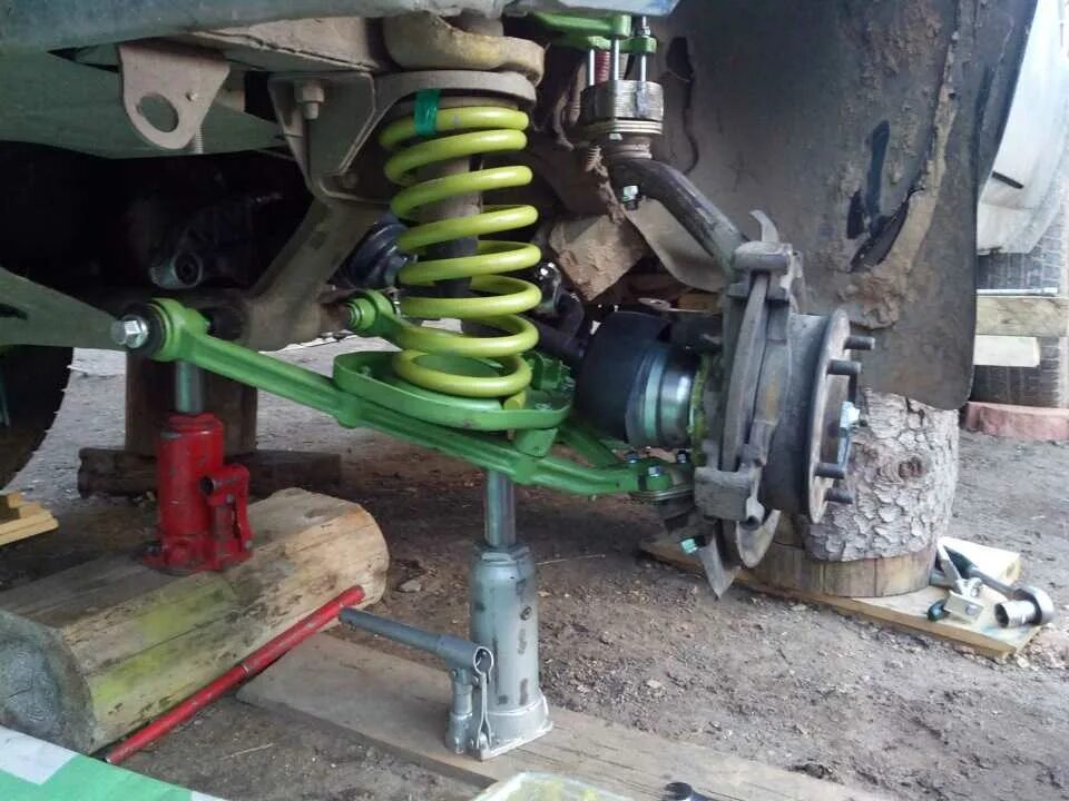 Передняя подвеска ваз 21213 нива. Передняя ходовая нива 21214. Передняя подвеска нива 2121. Задняя подвеска ваз 21213 нива. Нива 21214 спереди подвеска.