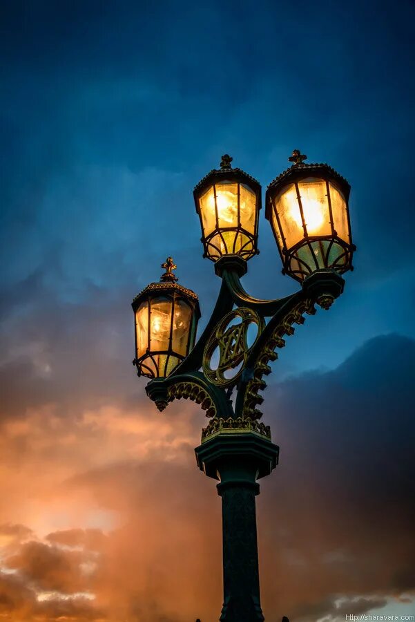 Ночные фонари купить. Уличный фонарь. Красивый уличный фонарь. Красивые фонари на улицах. Фонарь уличный старинный.
