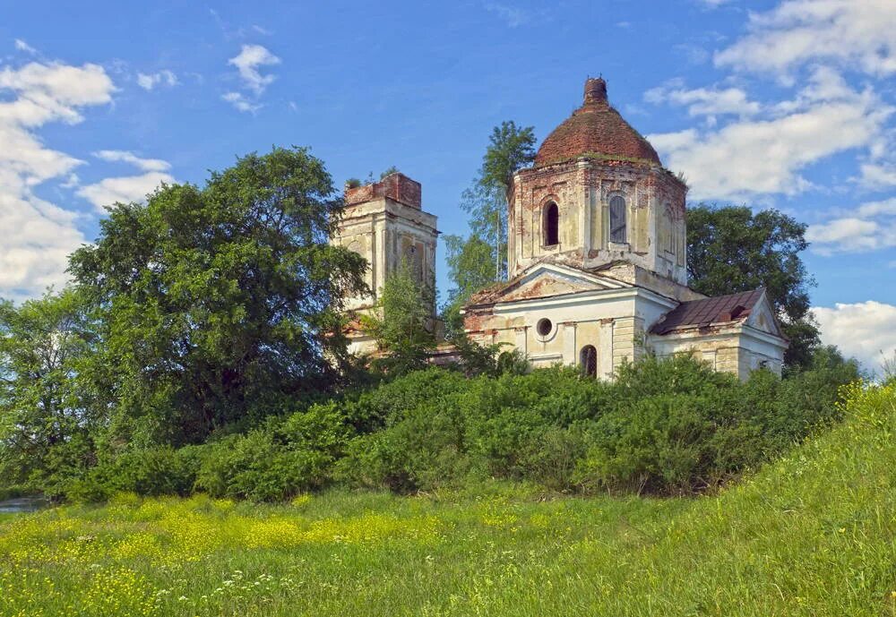 Ильинское кимрский район тверская область. Церковь антония и феодосия печерских в печерске. Церковь в печерске смоленск. Церкви в смоленском районе. Никола-немощенка церковь смоленская.