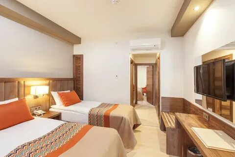 Side moon palace hotel