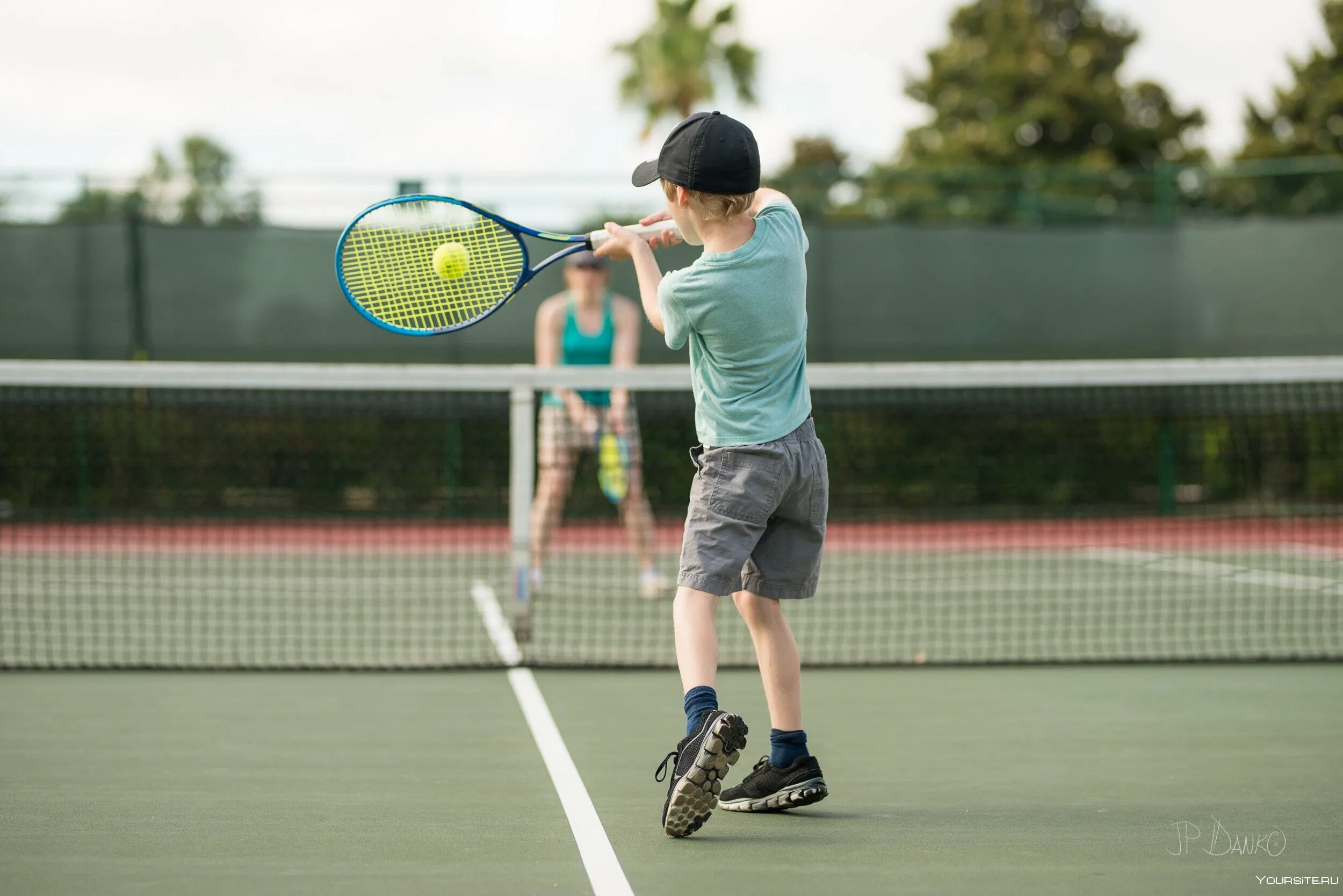 I play tennis. Теннис. Теннис дети. Большой теннис. Теннис тренировка.