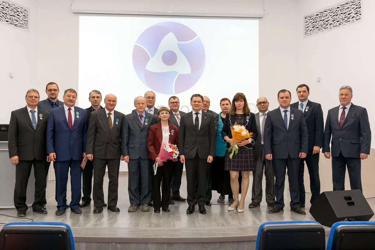 Вниитф снежинск ежов. Рфяц-вниитф снежинск. Рфяц – вниитф забабахина. Логотип рфяц вниитф росатом. Южанин владимир снежинск рфяц-вниитф.