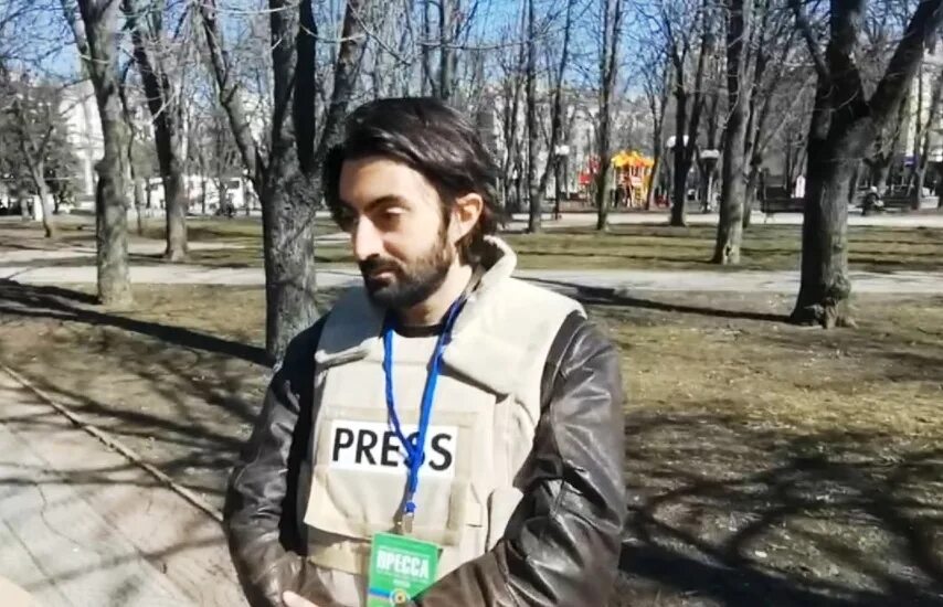 Журналист обозвал. Жером гарро. жером гарро репортер. дружковка корреспондент французский. журналист из франции в донбассе.