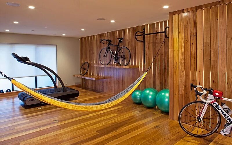 Bike room. Спортивная комната. Велосипед в интерьере. Велосипед в квартире. Домашний спортзал.