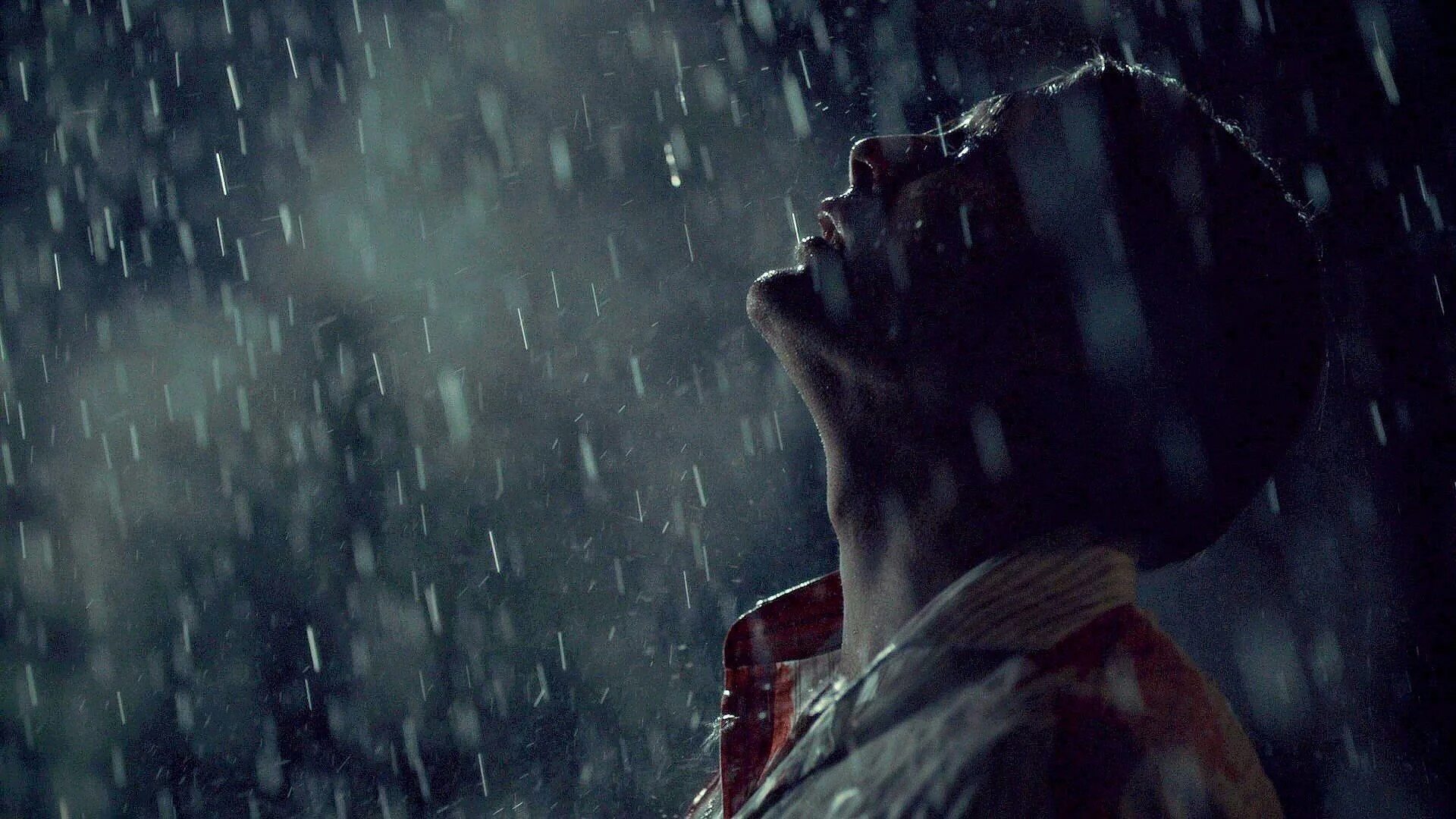 Ганнибал Мадс Миккельсен дождь gif. Парень плачет под дождем. Человек под дождем. Парень кричит под дождем.