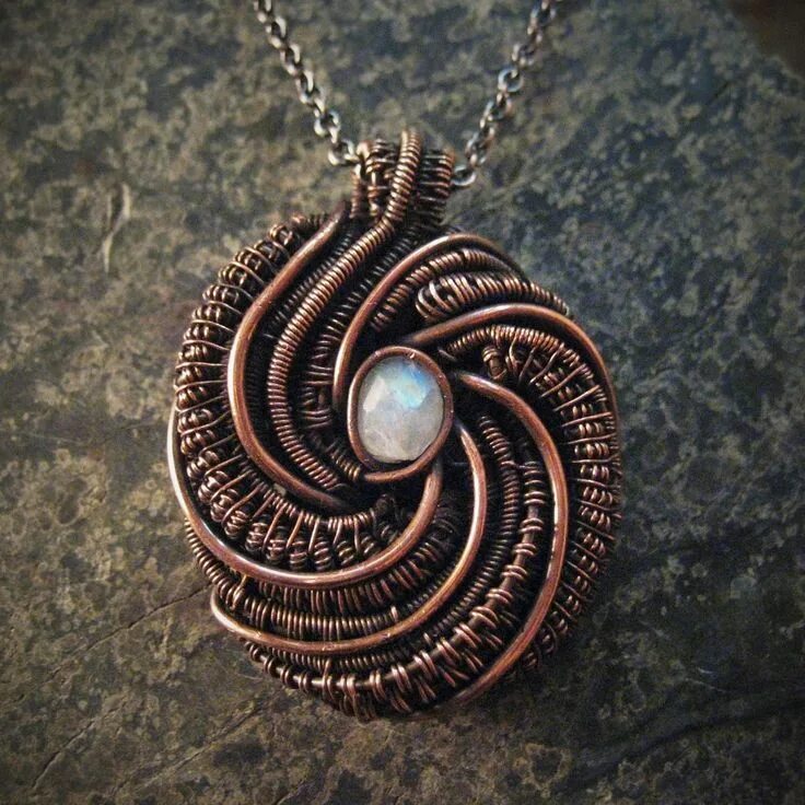 Кулон из медной проволоки. Техника wire wrap оплетка. wire wrapping wire провода. ваир врап. кулон из медной проволоки wire wrap.