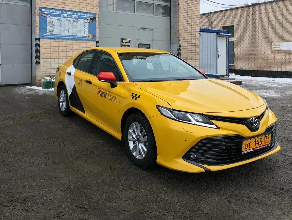 Такси плюс аренда. Toyota Camry Taxi. Тойота Камри 70 такси. Камри 3.5 такси.