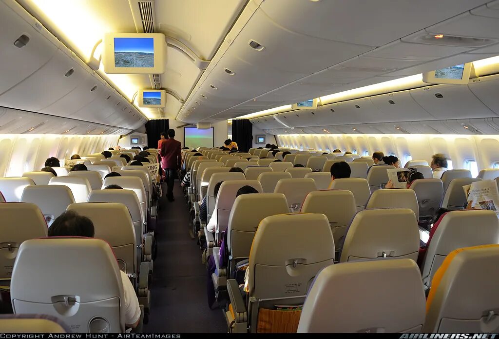 Boeing 777-200 салон. Боинг 777-200 икар салон. 777 200 салона. Боинг 777-200 икар салон. Авиалайнер boeing 777-200er.